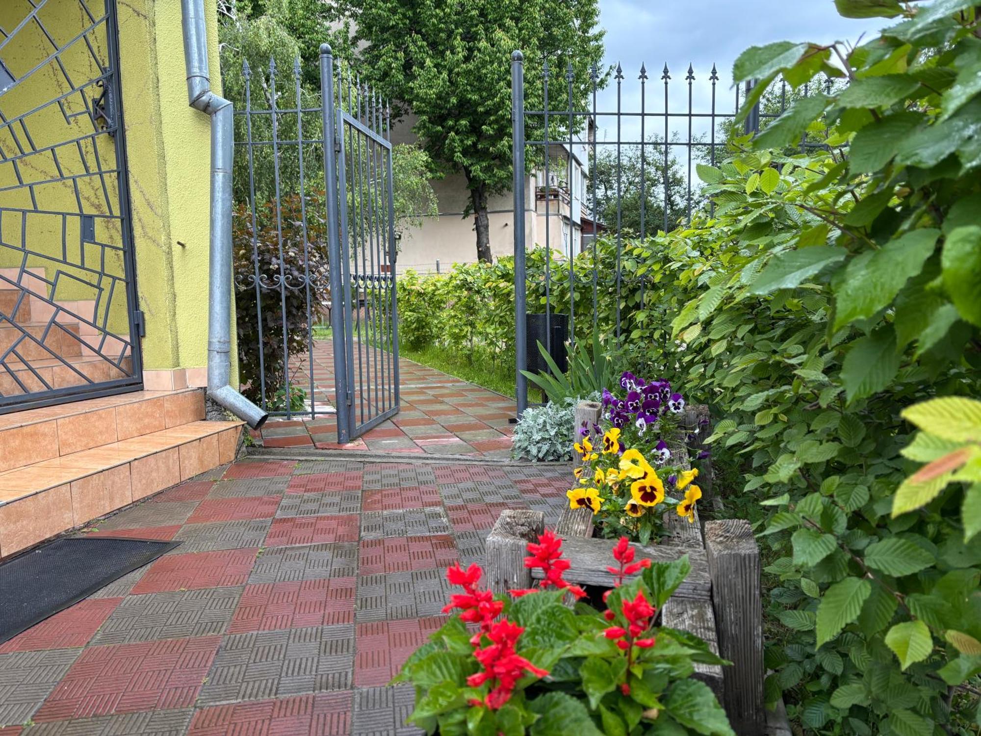 Appartamento Авіа Užhorod Esterno foto